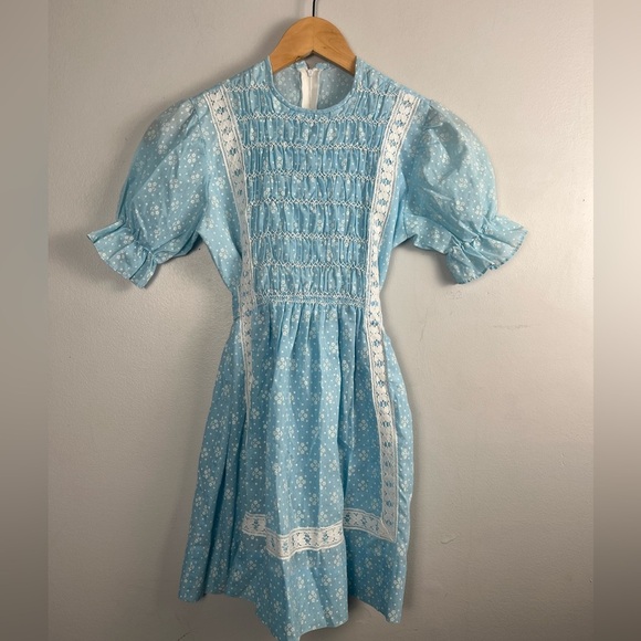 polly flinders Other - Vintage Polly Flinders Blue and White Smocked dress size 12 tie in back/zipper